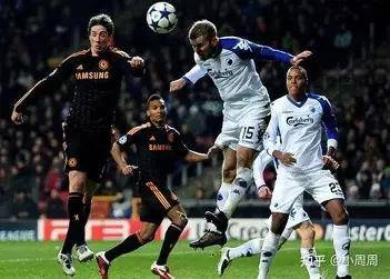 陶瓷球场生死判罚!比利亚雷亚尔死磕哥本哈根,出线权终极博弈